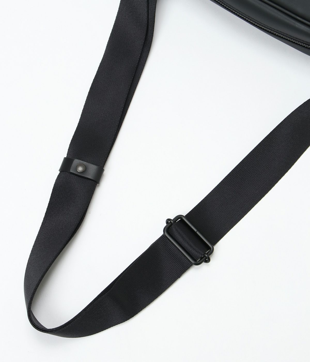 LEATHER SHOULDER BAG | TFW49（ティーエフダブリュー）Official EC Store