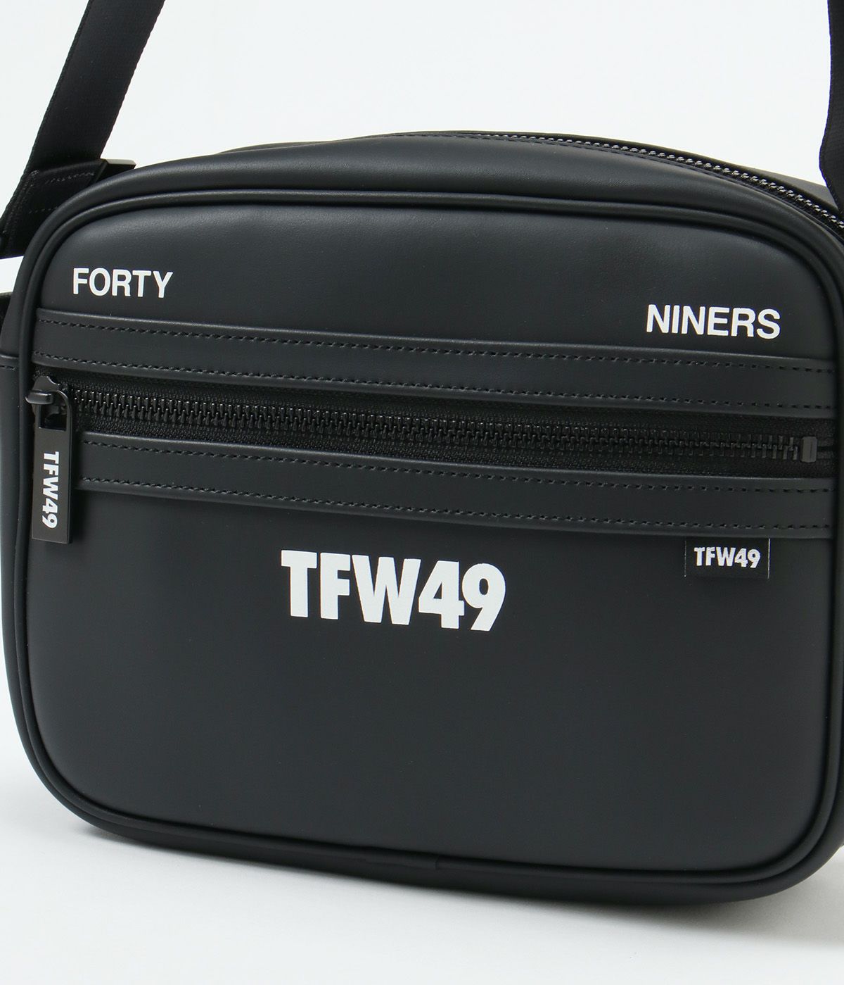 LEATHER SHOULDER BAG | TFW49（ティーエフダブリュー）Official EC Store