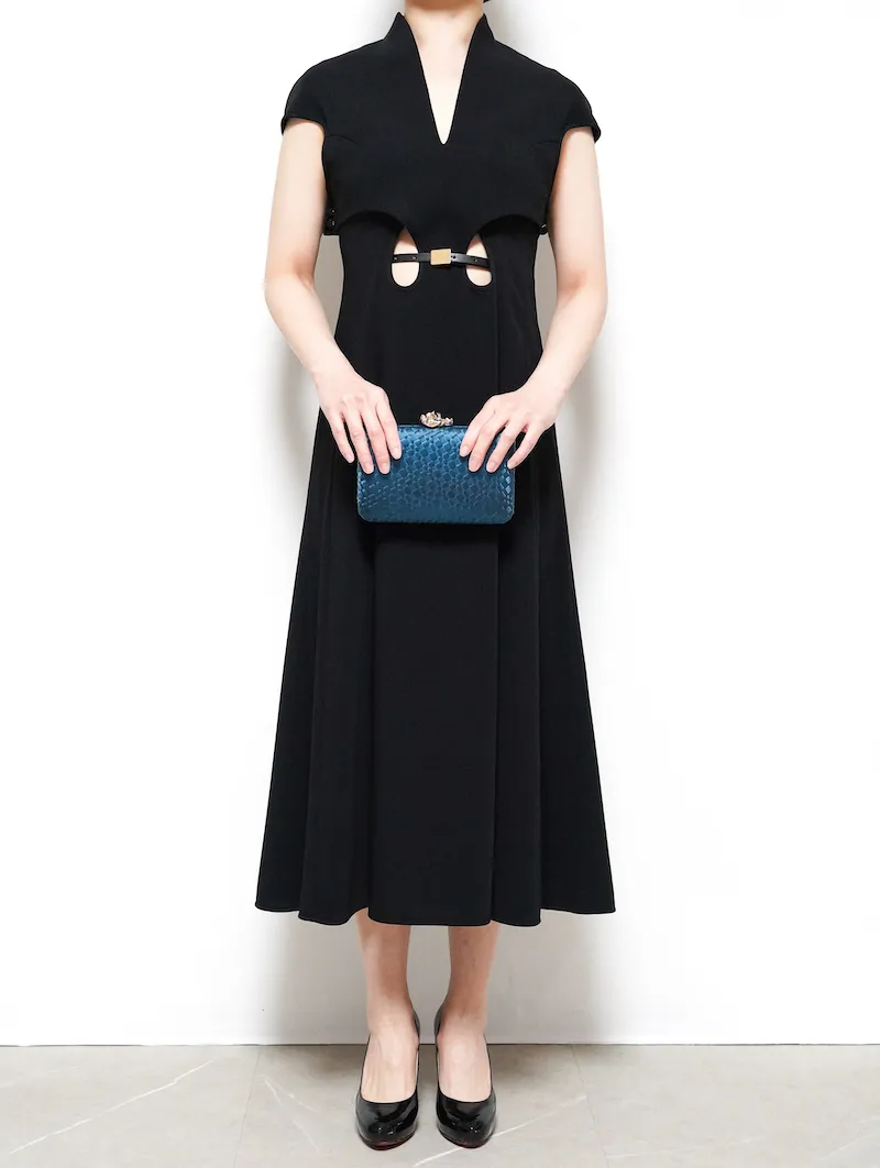 Mame Kurogouchi（マメ クロゴウチ） フレアホールドレスwithレザー