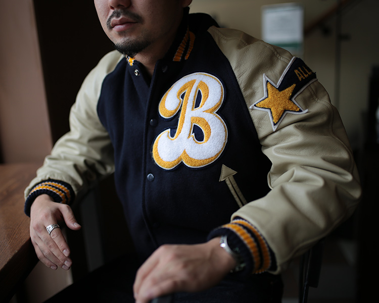 ヒューイットスタジャンバックドロップ別注