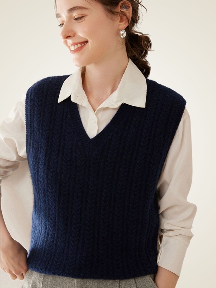 Magali - Cable-Knit Cashmere Vest | The Cashmere Studio
