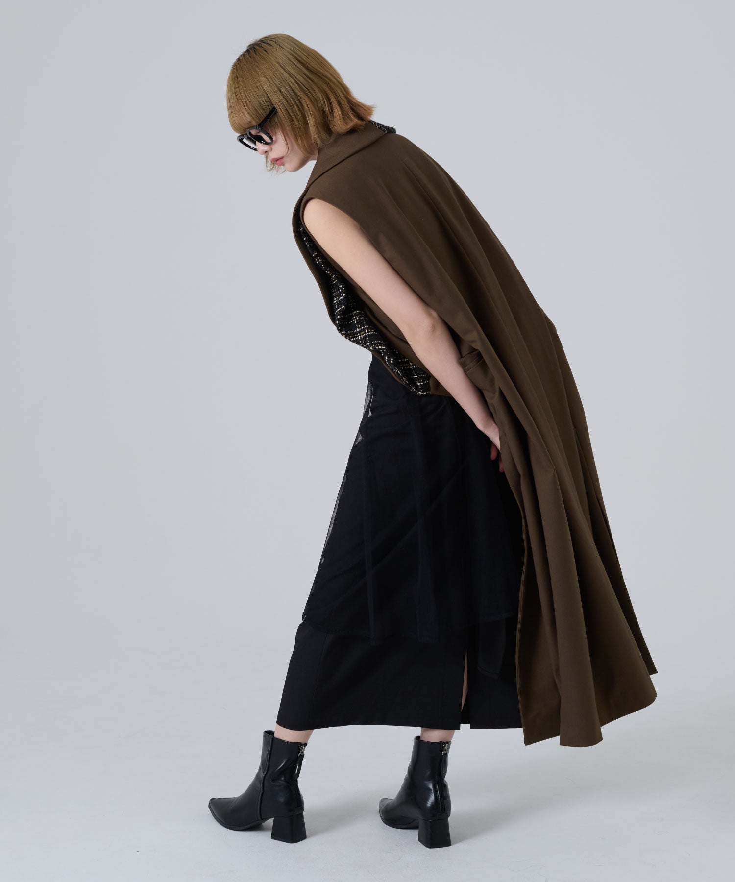 アシンメトリー ロングベスト（チェーンディテール） | THEODORIC.dy