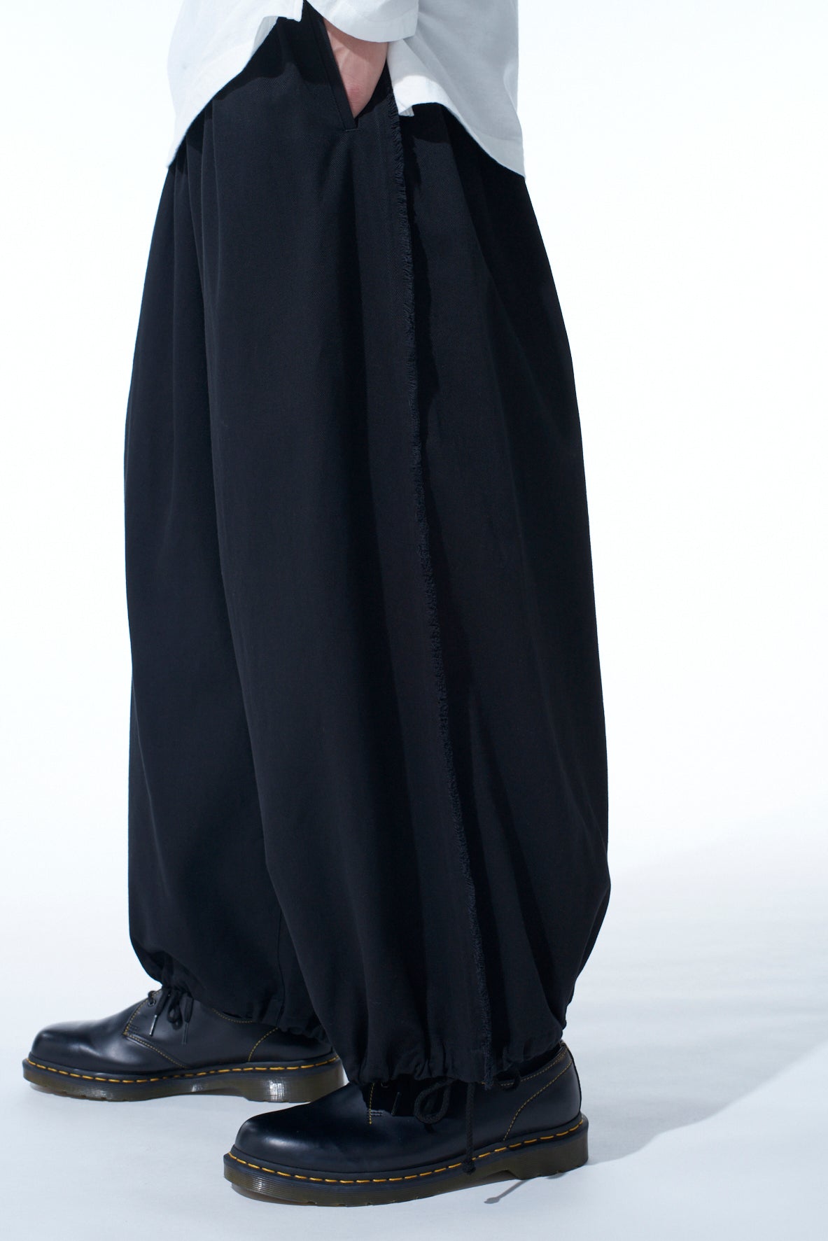 COTTON DRILL CUT-OUT BALLOON PANTS – THE SHOP YOHJI YAMAMOTO