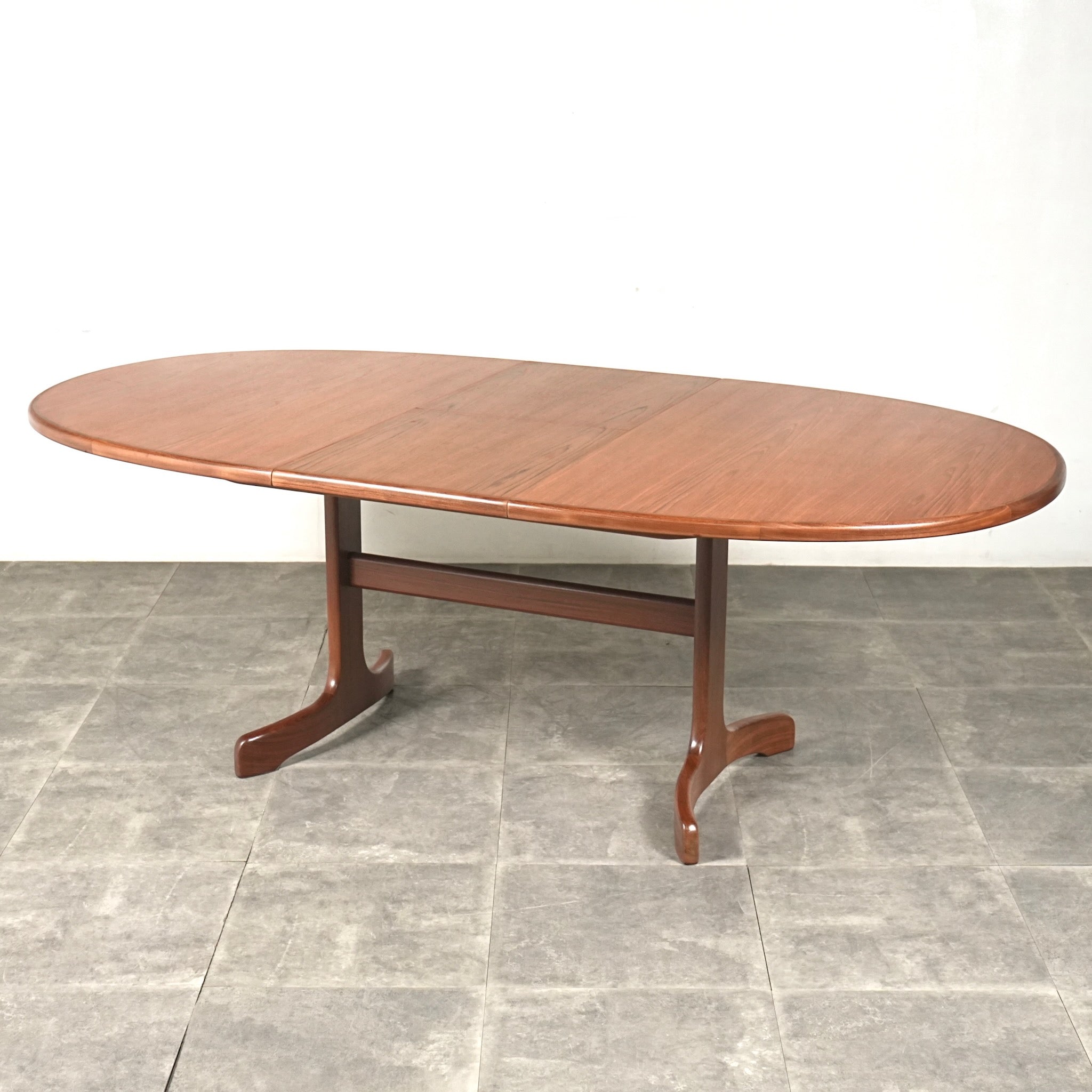 G-PLAN】ホエールレッグ ダイニングテーブル – TIME HYPE