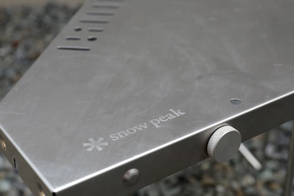 焚き火を囲む快適空間！スノーピーク「ジカロテーブル」 | やん×2キャンプ