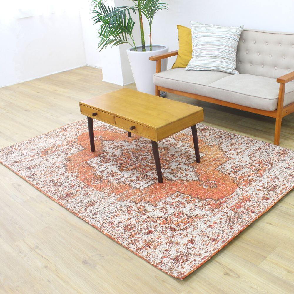 珍しいバーミリオンオレンジカラーのヴィンテージスタイルラグ EMMA