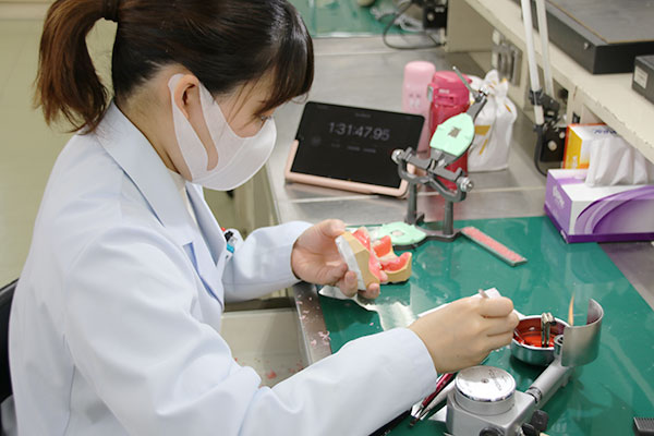 歯科技工士学科｜東邦歯科医療専門学校