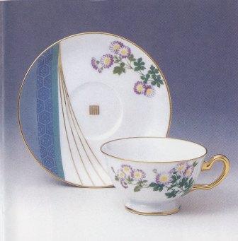 大倉陶園 源氏の花碗皿コレクション 「菊」 カップ＆ソーサー - 土岐