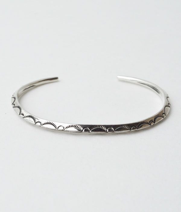 ラリースミス(LARRY SMITH) MEN'S EXTRA THIN TRIANGLE BRACELET (LEAF