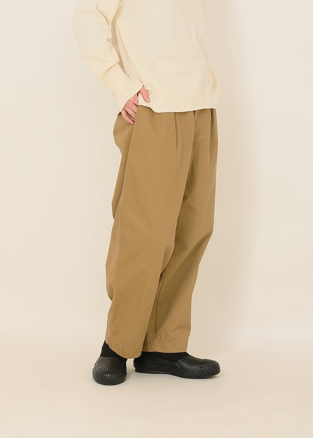 へリンボンツイルタックパンツ│to touch