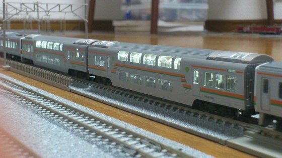 Nゲージ 215 211系 高崎線 DDグリーン車 | 豊四季車両基地