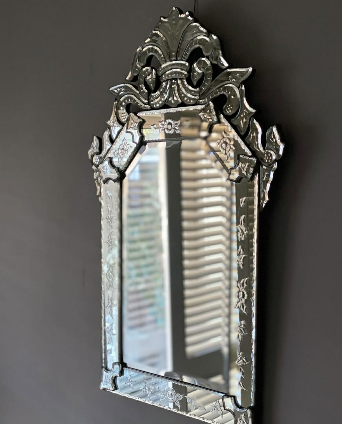 楽天市場】【送料無料】壁掛け鏡 壁掛けミラー アンティーク調ミラー