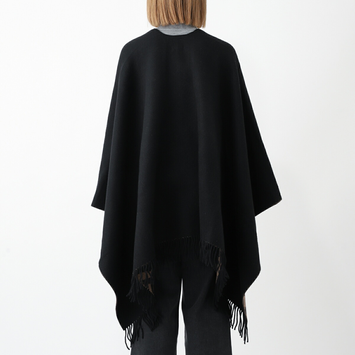 楽天市場】フェンディ FENDI ケープ ポンチョ レディース fxx715 aeow