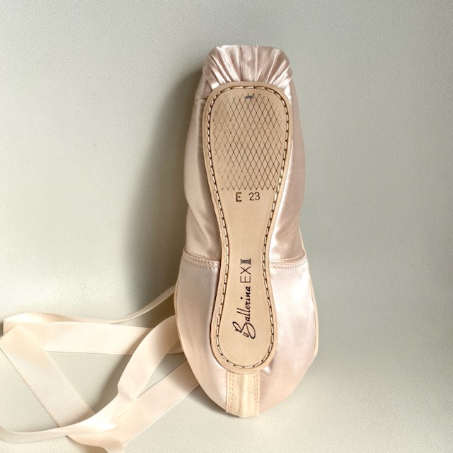 楽天市場】【マラソン中全品P3倍】 【 バレリーナ 】 トウシューズ