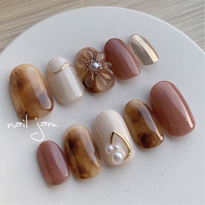 楽天市場】オーダーネイルチップ べっ甲とぷっくりフラワーの上品