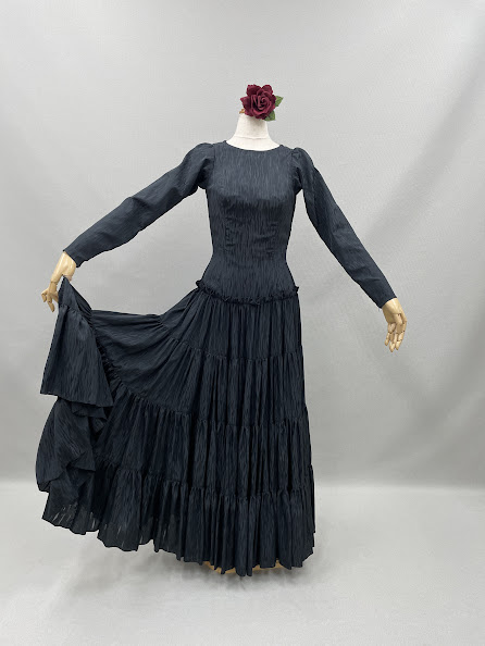 楽天市場】黒フラメンコ衣装 1点もの中古フラメンコ衣装ハイクオリティ