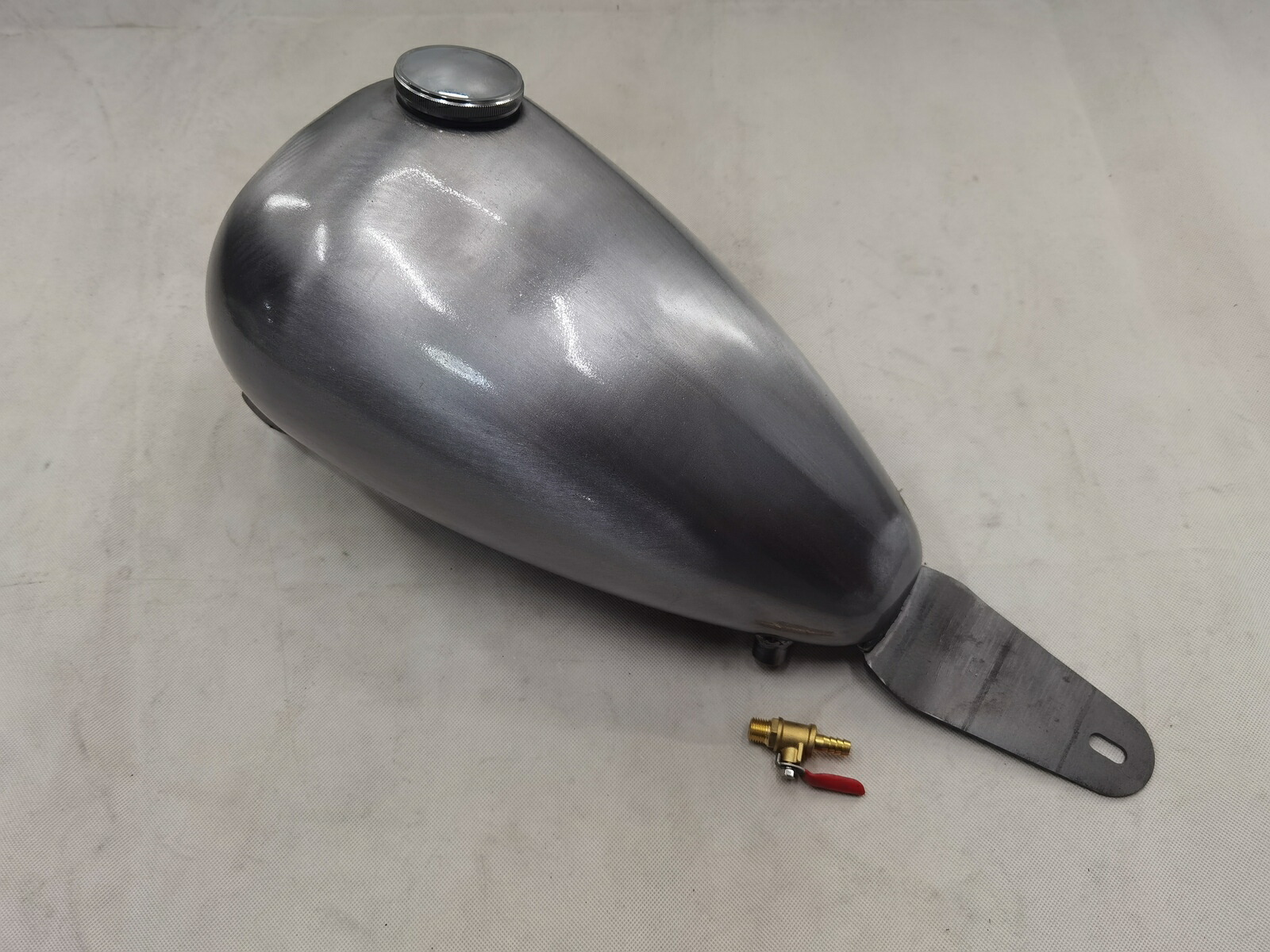 楽天市場】マグナ（タンク｜外装パーツ）：パーツ<バイク用品<車用品