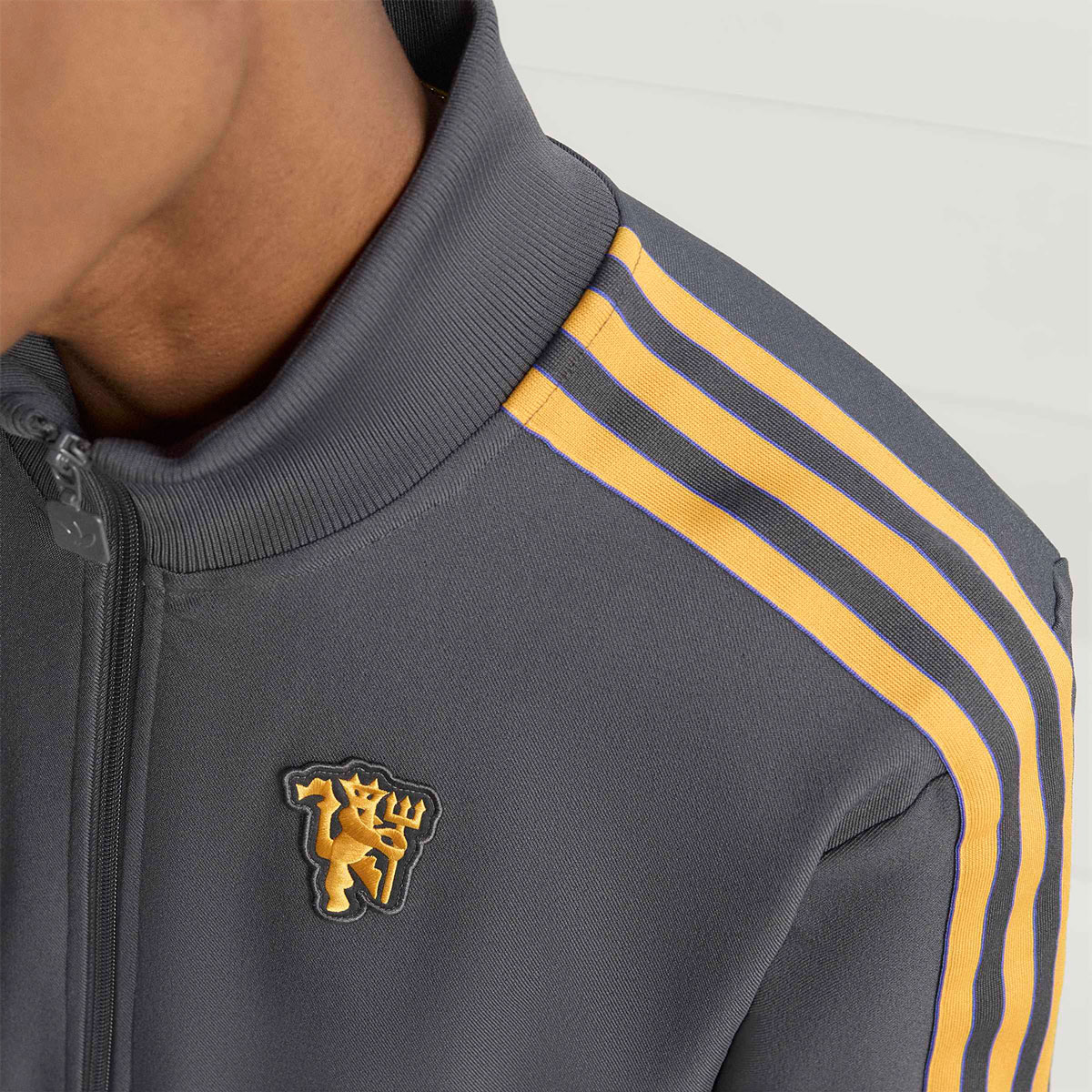 楽天市場】アディダス マンチェスター・ユナイテッド テラス アイコン