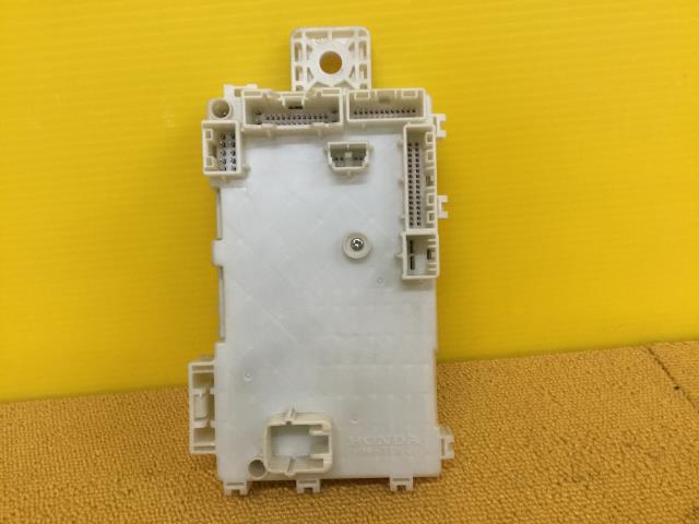 楽天市場】【中古】中古部品 N－VAN JJ2 ﾋｭｰｽﾞﾎﾞｯｸｽ 【3330960100