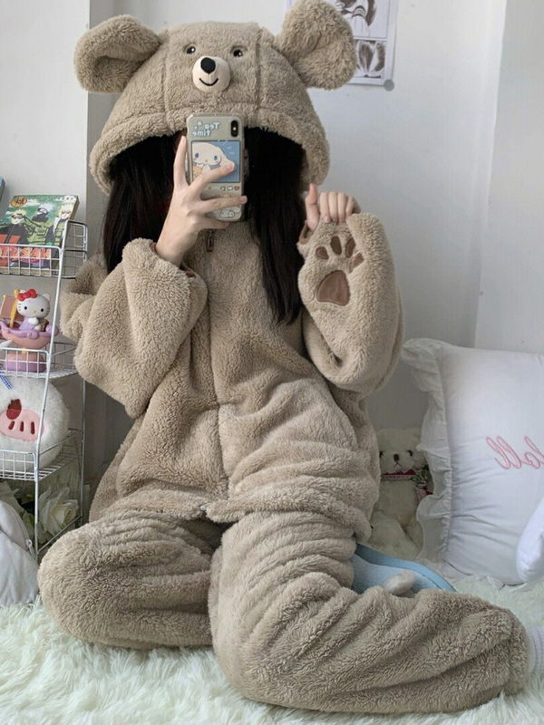 楽天市場】パジャマ レディース クマ柄 冬 着る毛布 ルームウェア 上下