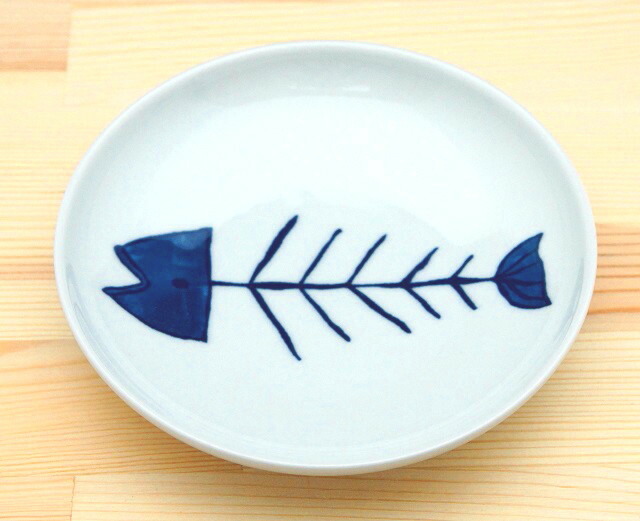 楽天市場】波佐見焼 日本製【neco皿 サカナノホネ】魚の食器 青い食器