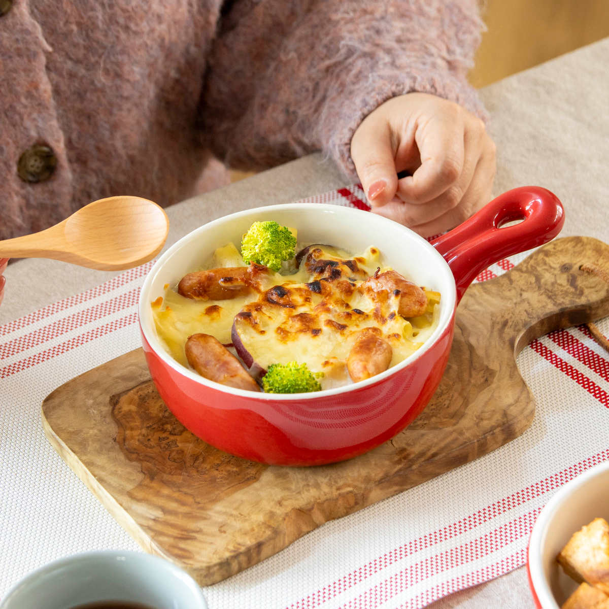 楽天市場】グラタン皿 15cm 丸型 持ち手付き 深型 陶磁器 （ 電子