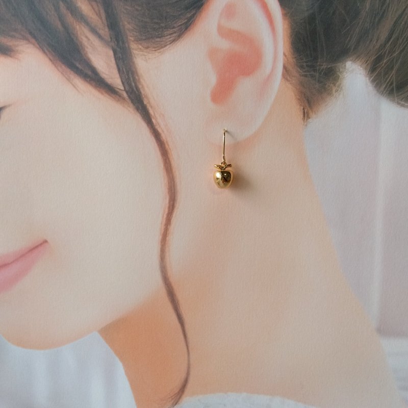 楽天市場】りんご ピアス 本金メッキK18GP アップル リンゴ ゴールド