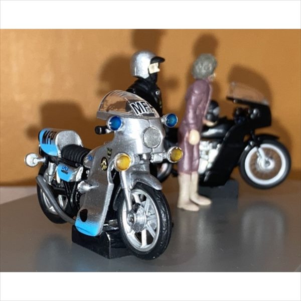 楽天市場】ミニカー 1/43☆マッドマックス Z1000 グースのM.F.P.仕様