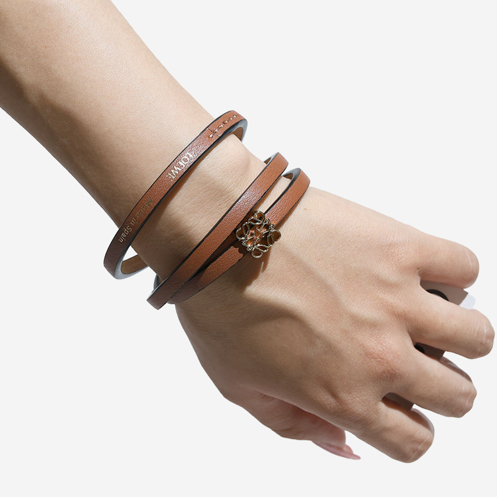 ロエベ ロゴ バングル ゴールド カットアウトデザイン ロエベ