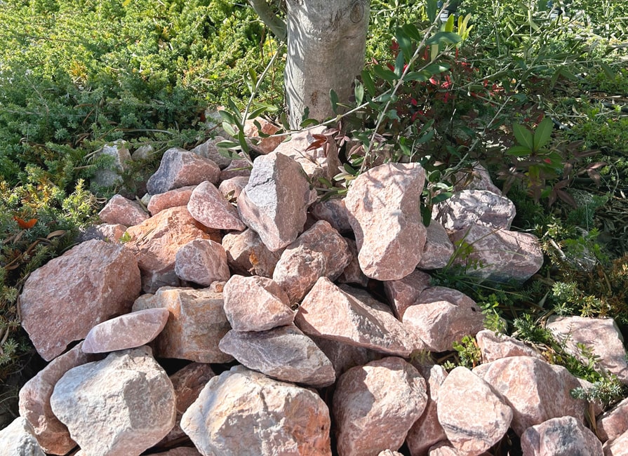 新潟産 桜石 300キロ 庭石 鑑賞石 石 石材 割栗石 庭 ガーデニング