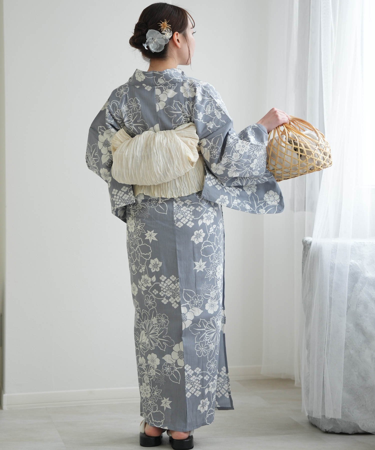 utatane｜utatane 高級変わり織 浴衣3点セット 上品グレーの古典花