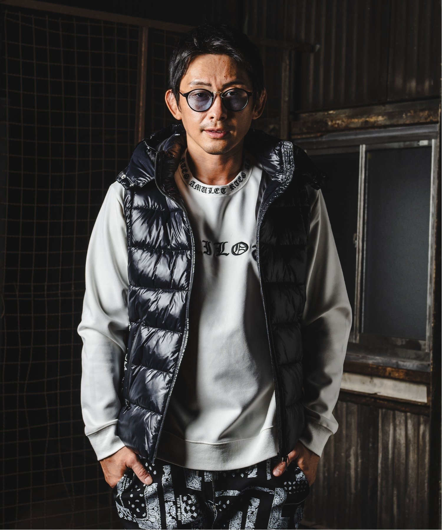 完売品 アダムスジャグラーフード付きダウンベスト 完売品 アダムス