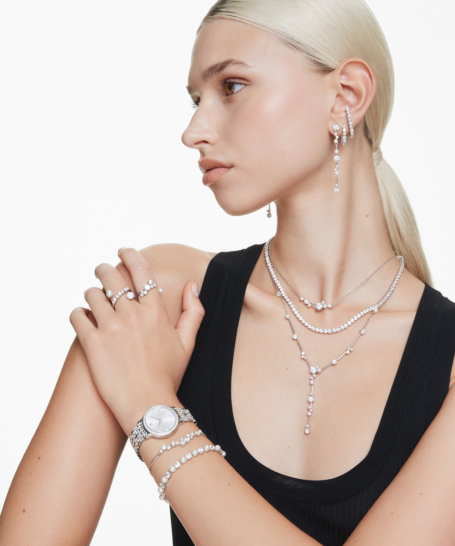 SWAROVSKI｜【公式】【スワロフスキー】Constella ドロップピアス