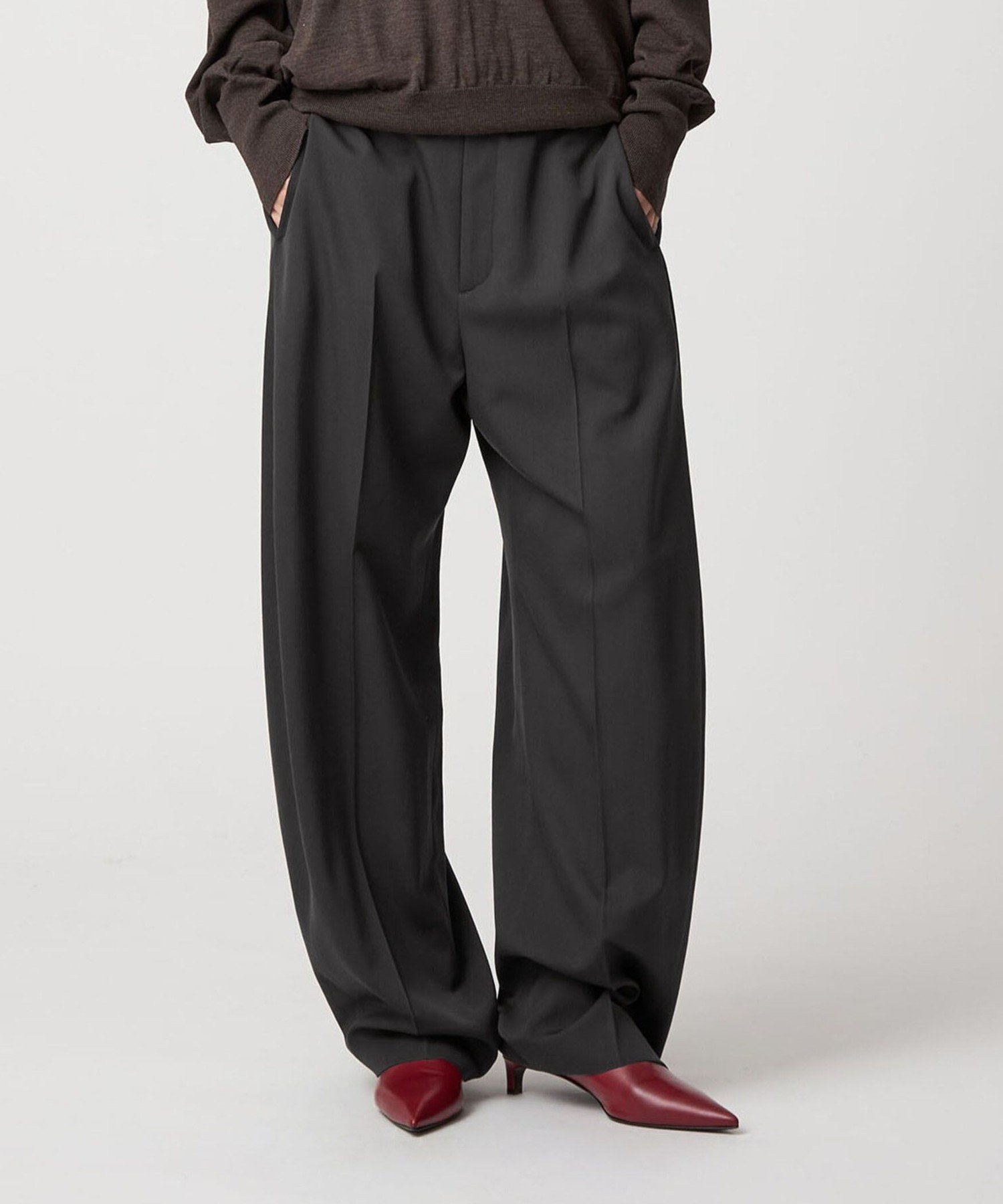 ロクroku 6 ビューティアンドユース　パンツ 6(ROKU)＞タック パンツ ネイビー（スラックス）｜6（ロク）の