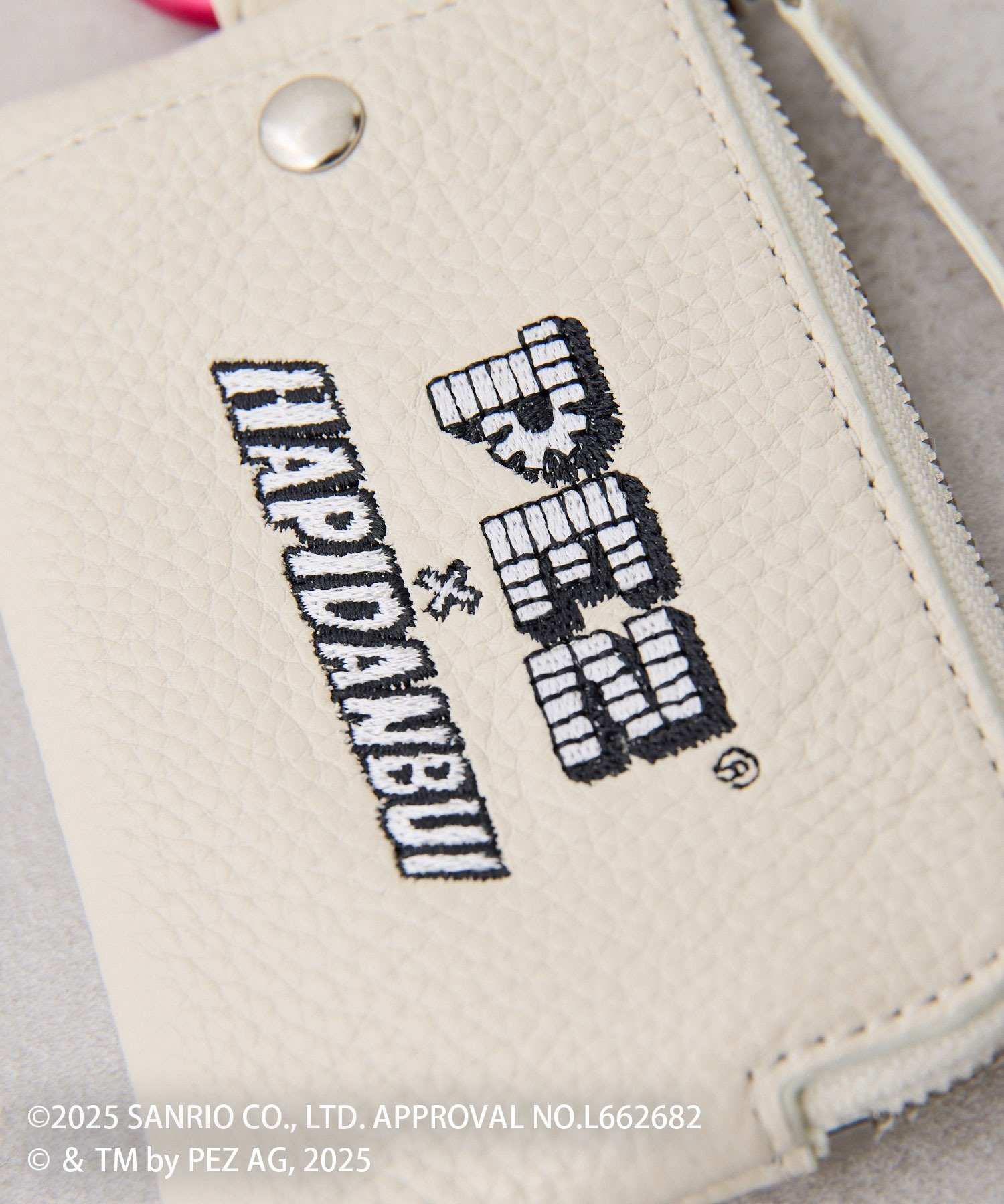 ear PAPILLONNER｜【はぴだんぶい×PEZ(ペッツ) ×ear】本革/カラビナ