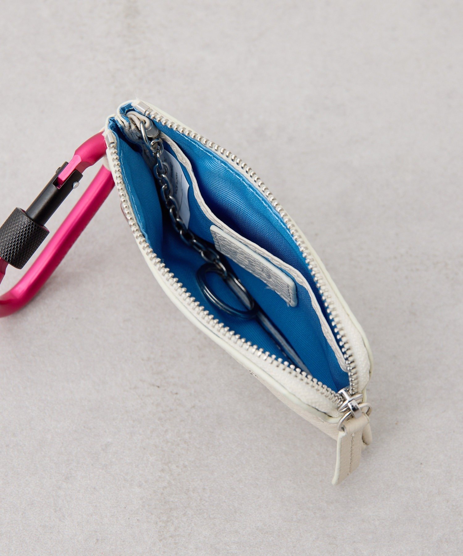 ear PAPILLONNER｜【はぴだんぶい×PEZ(ペッツ) ×ear】本革/カラビナ