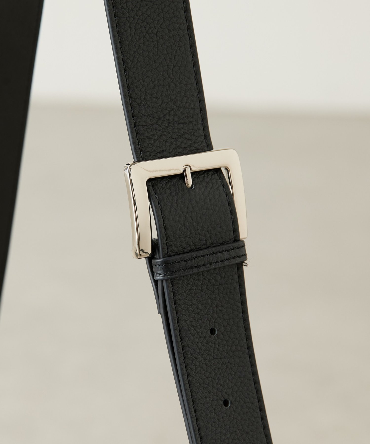 BEARDSLEY｜《本革》ドットボディバッグ | Rakuten Fashion(楽天