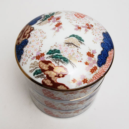 楽天市場】其泉窯 有田焼 春秋文 三段重（小）| 陶器 ミニ 重箱 3段 和