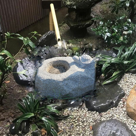 鞍馬石　蹲　39.2キロ　庭石　鑑賞石　石　庭　坪庭　砂利　和 鞍馬石30キロ 庭石鑑賞石石石材盆石水石灯籠庭坪庭盆栽ガーデニング