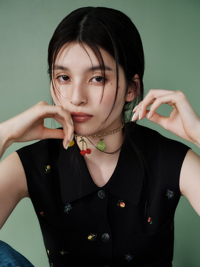 楽天市場】【SALE／40%OFF】フルーツ刺繍ポロカラーノースリニットジレ