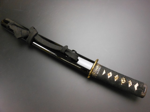 楽天市場】V.ROAD 模造刀 短刀・御守刀糸巻柄9寸平造り(T005) コンビニ