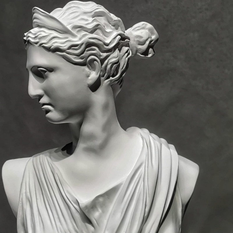 楽天市場】石膏像 月の女神 アルテミス 置物 インテリア 練習用 樹脂製