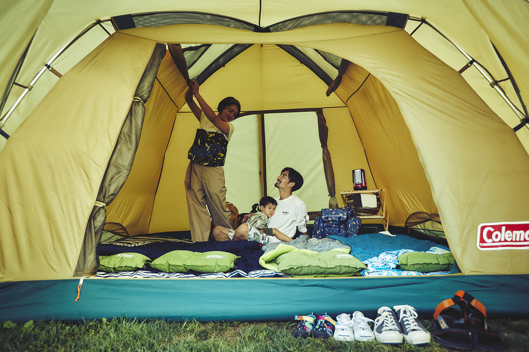 コールマン、テントセットや車中泊にも使える寝袋などファミリー向けの