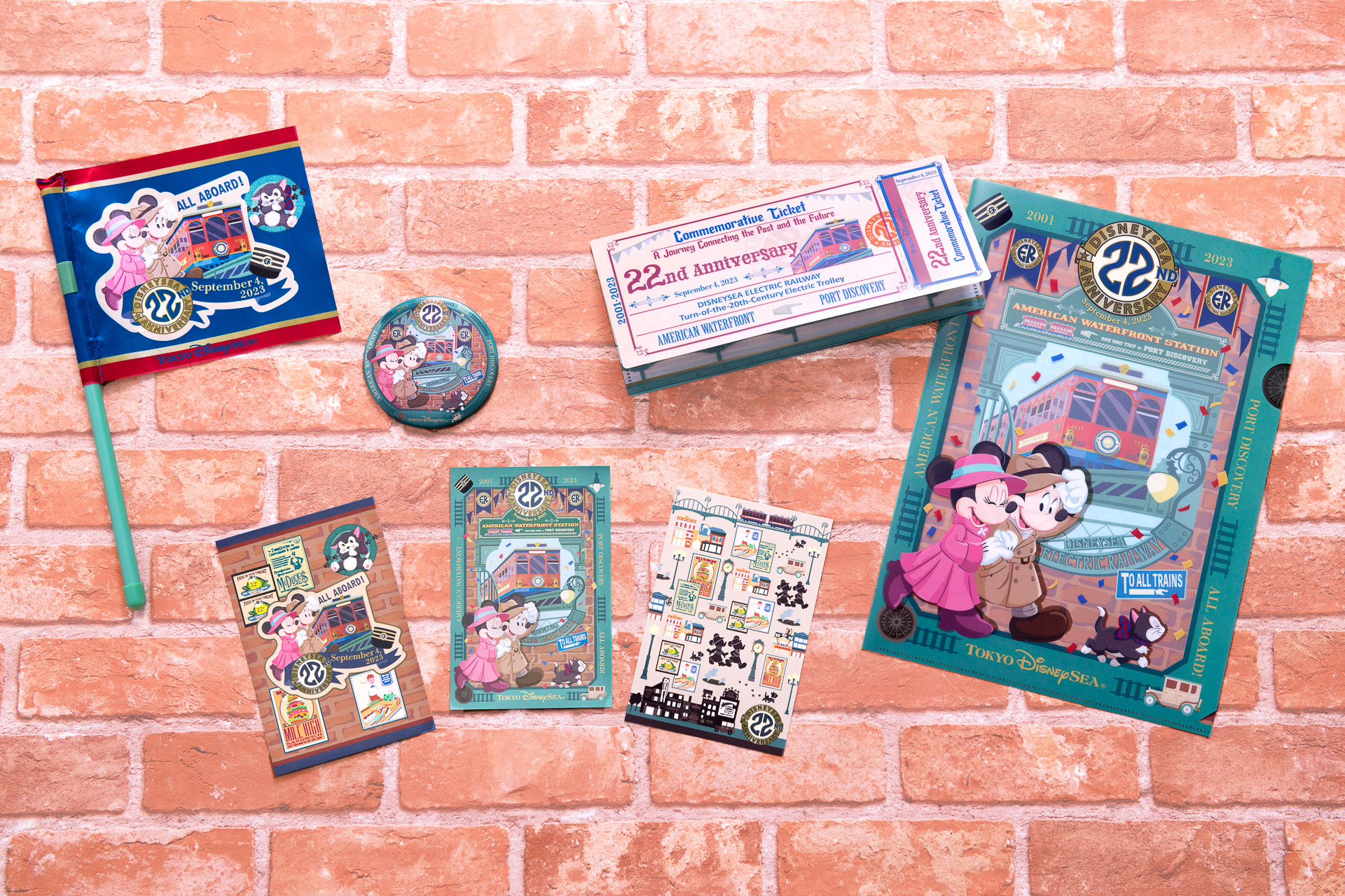 超レア商品】東京ディズニーシー キャラクター付きTDS地図 金色額付き