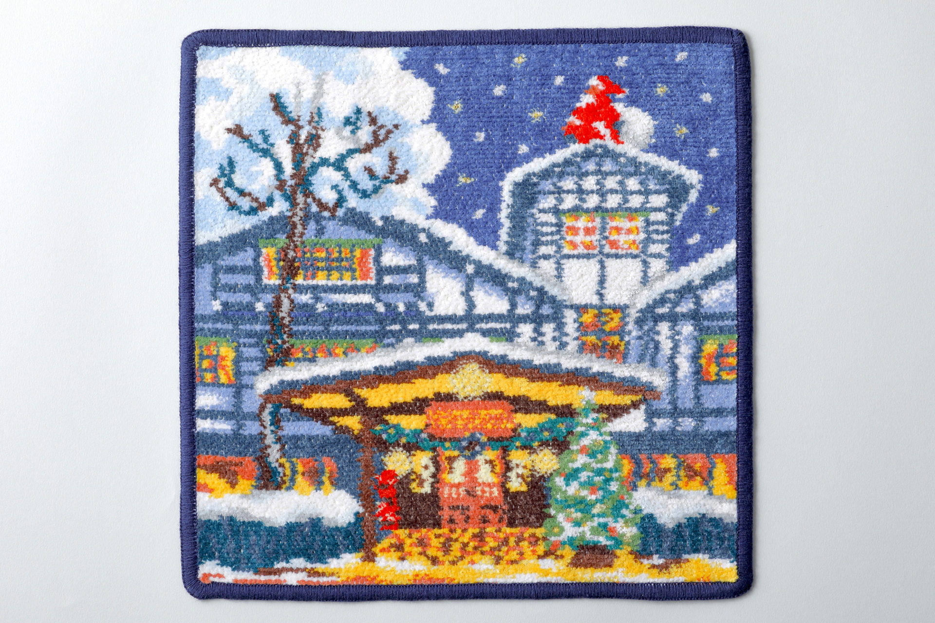 万平ホテル×フェイラー、この冬限定「万平クリスマスハンカチ」販売中