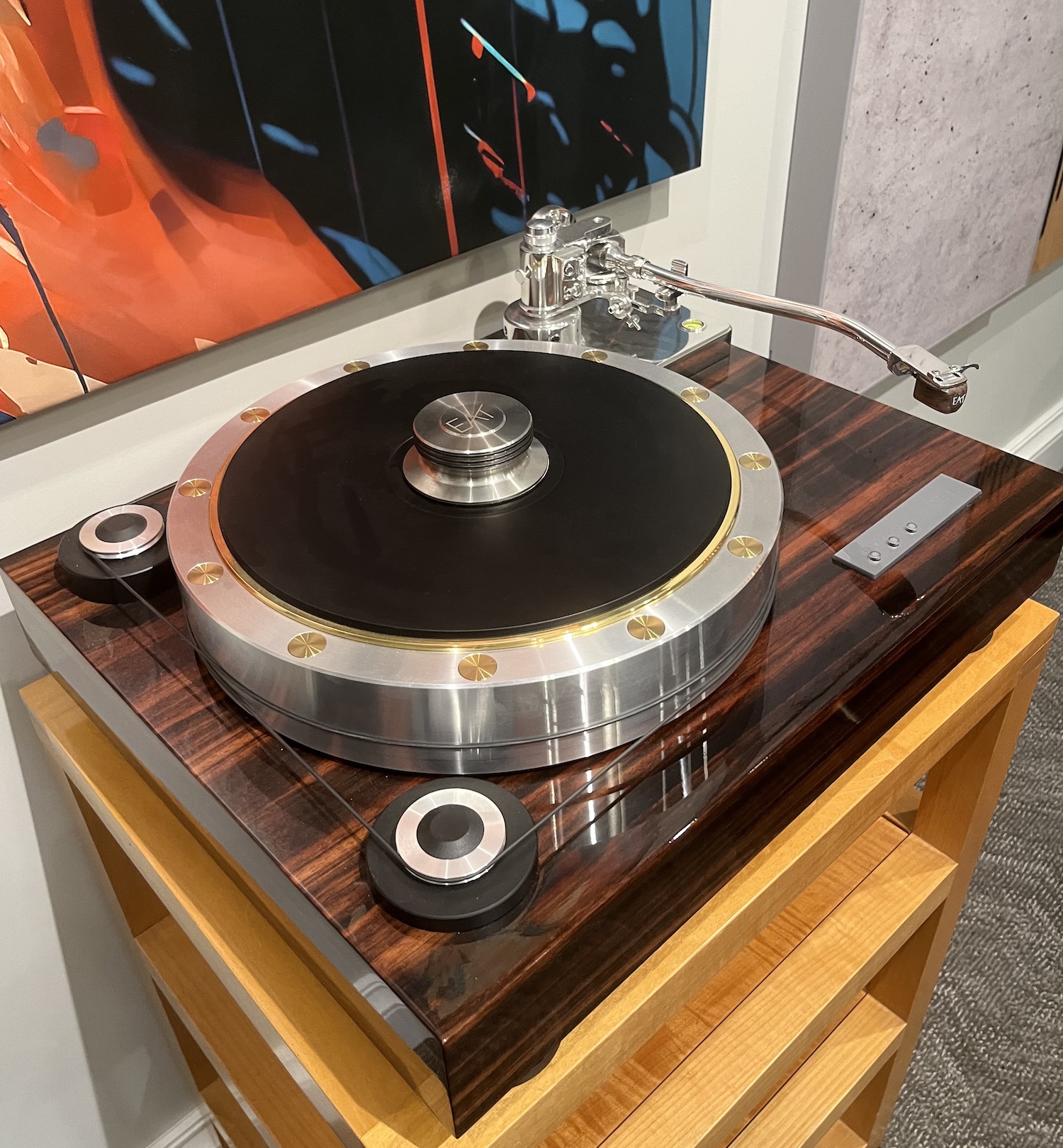 VANA Ltd. Offers EAT (European Audio Team) Fortissimo S Turntable
