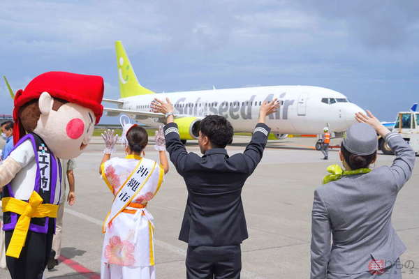 ちゃんぷる」と名付けられた特別デザイン機、運航開始 ソラシドエア