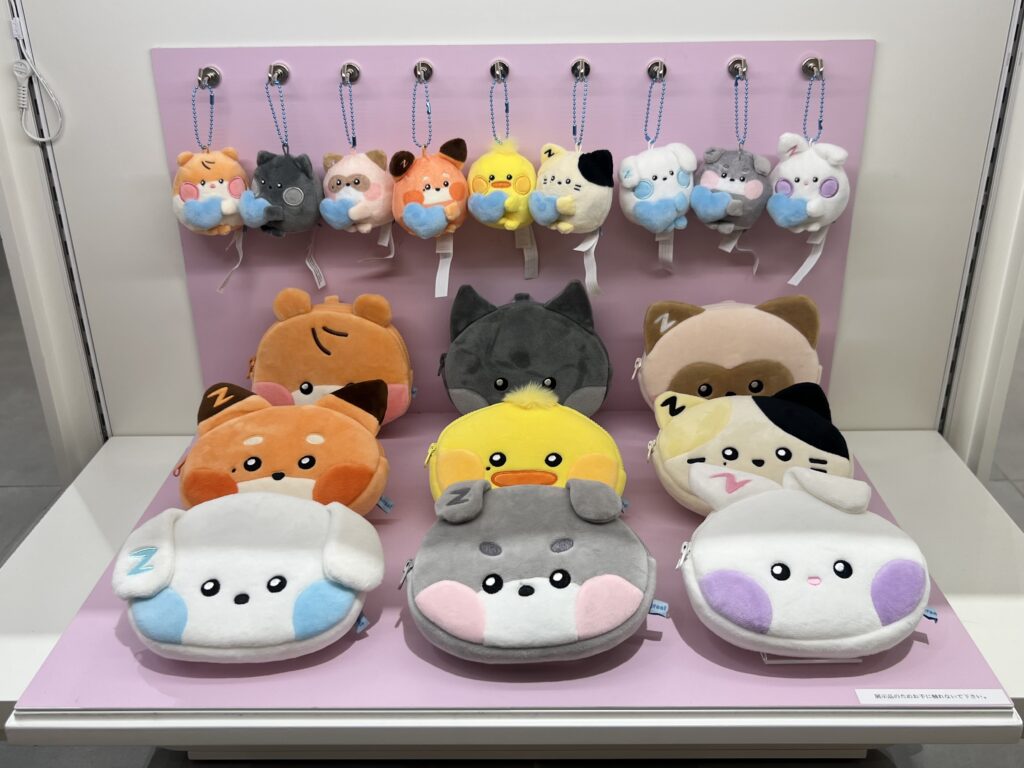 11月28日（金）から】ZEROBASEONEの公式キャラクター「zeroni」の