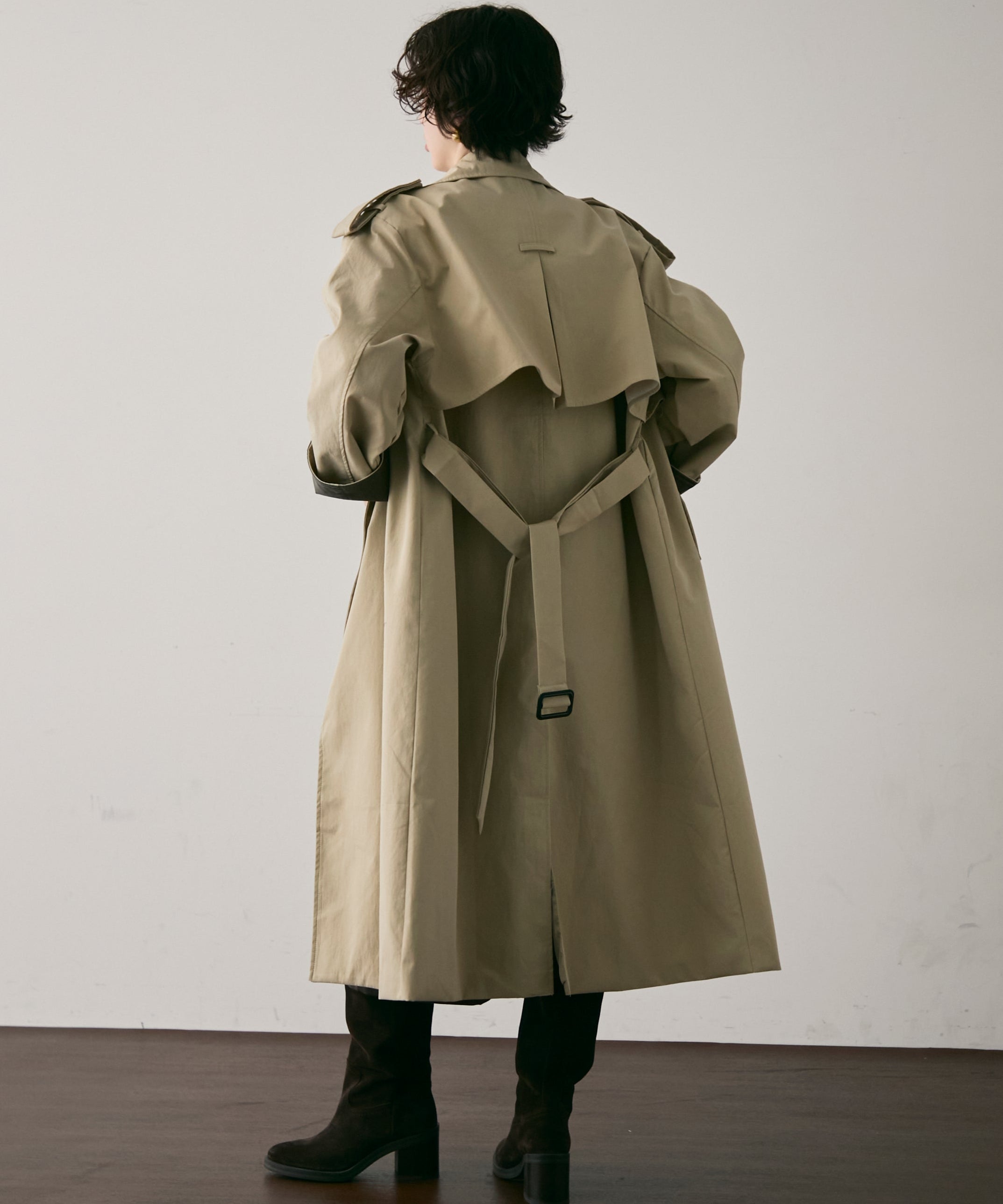 ヴィーガンレザー配色ロングトレンチコート | Trish