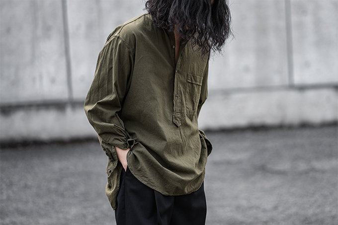 COMOLI -ベタシャン プルオーバーシャツ, プルオーバー カーゴシャツ